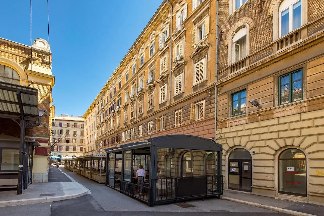 Brajda - 4 Bedroom Apartment Rijeka 0*,  Croatia
